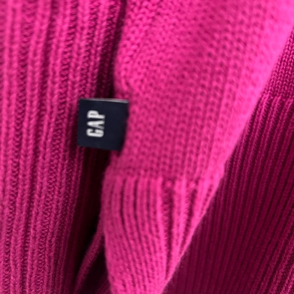 GAP Women's Fuchsia Crew Neck Sweater - Picture 4 of 4
